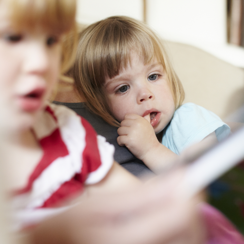 two children reading